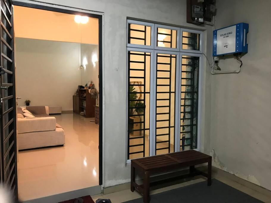 Terrace House Near Stulang Laut Ciq Midvalley Ksl For 7Pax Джохор-Бару Экстерьер фото