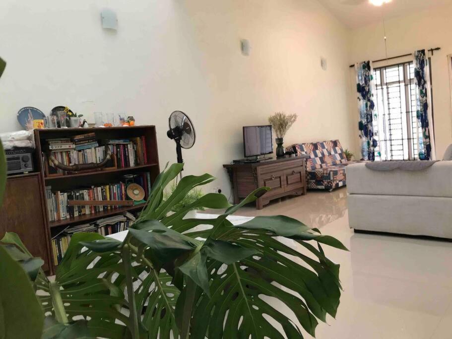 Terrace House Near Stulang Laut Ciq Midvalley Ksl For 7Pax Джохор-Бару Экстерьер фото