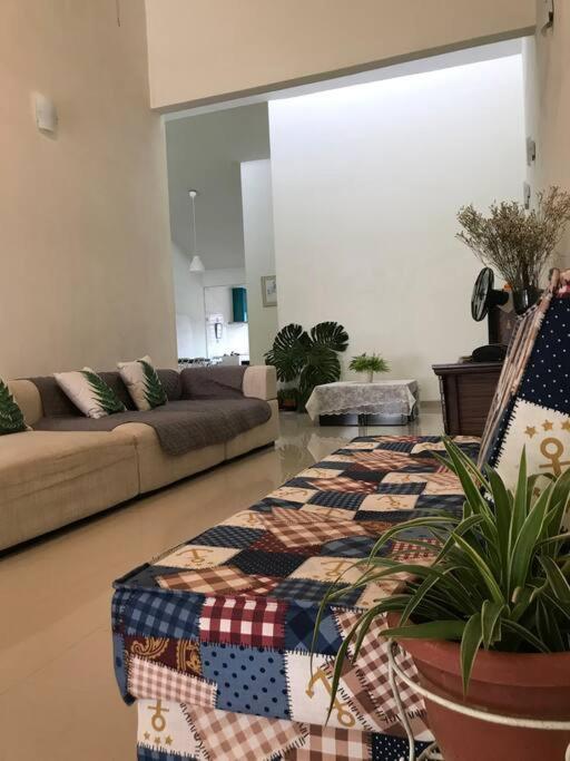 Terrace House Near Stulang Laut Ciq Midvalley Ksl For 7Pax Джохор-Бару Экстерьер фото