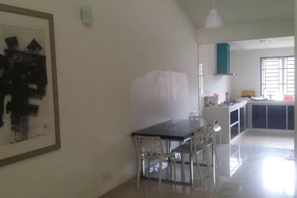 Terrace House Near Stulang Laut Ciq Midvalley Ksl For 7Pax Джохор-Бару Экстерьер фото