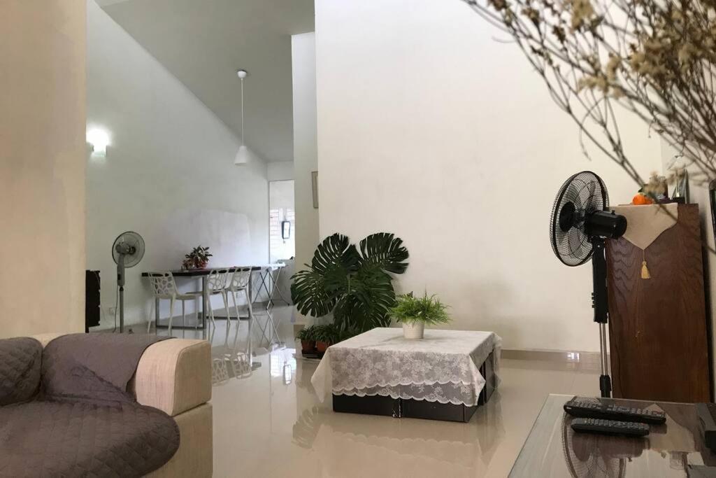 Terrace House Near Stulang Laut Ciq Midvalley Ksl For 7Pax Джохор-Бару Экстерьер фото